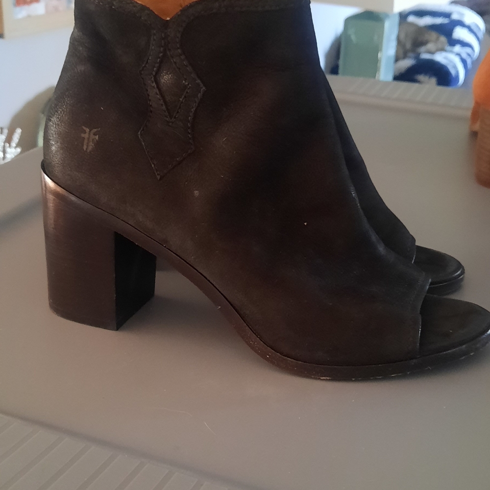 Frye ankle boots open toe genuine suede size 8M